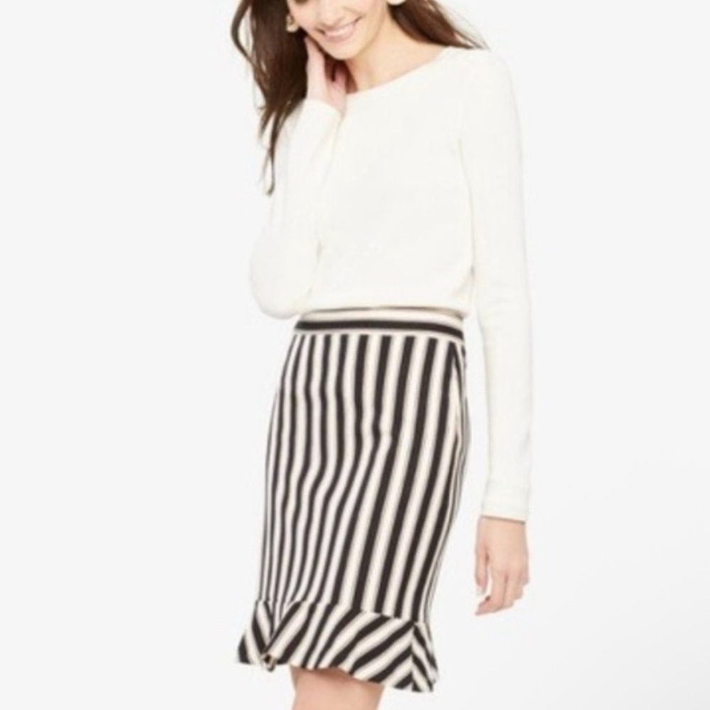 Ann Taylor Navy Striped Flounce Skirt Size 14 NWT